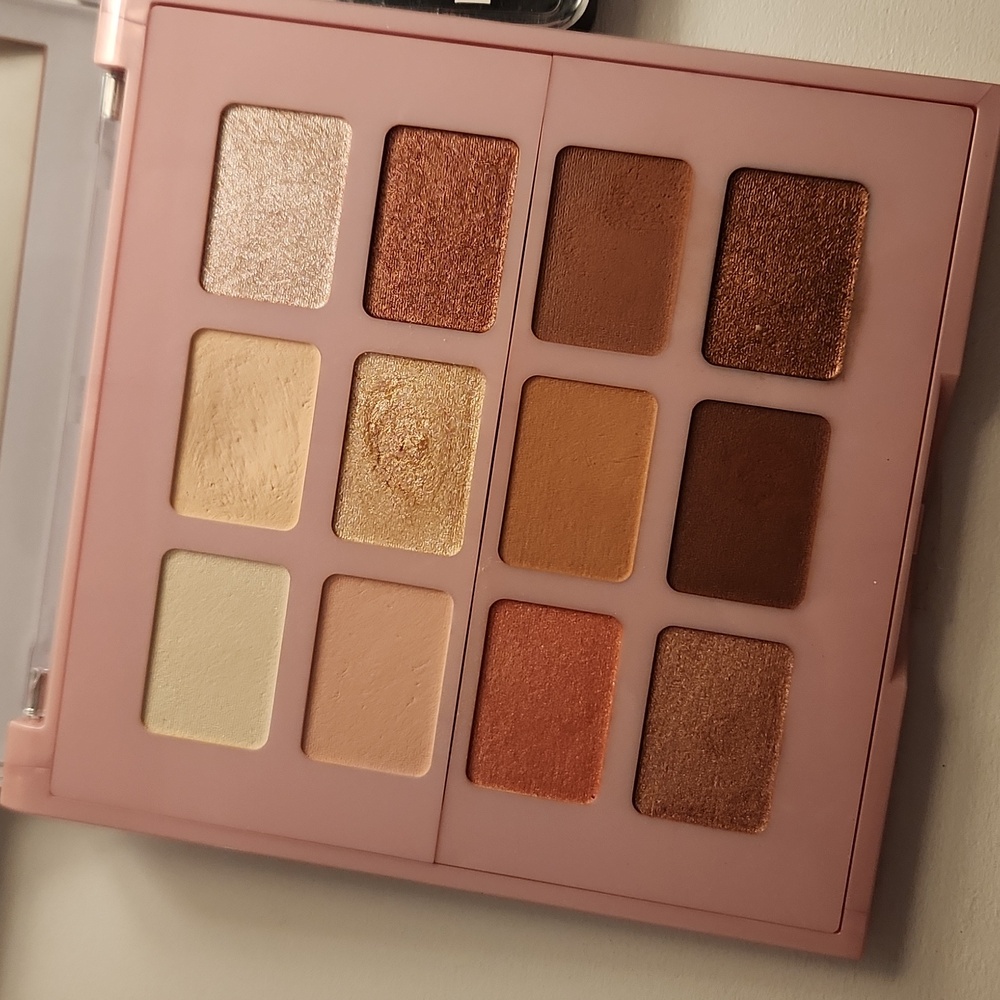 Eyeshadow Bundle 💗 - Picture 2 of 10